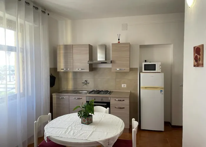 A Due Passi Dal Mare * Αλγκέρο